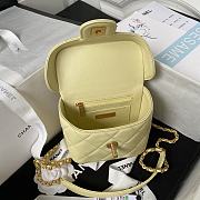 Chanel Cosmetic bag AS3973B yellow -12.5x15x8cm  - 3