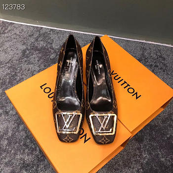 LV Pumps 120220F  presbyopia