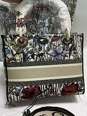 DIOR LADY  130515D embroidery  24x20x11cm  - 2