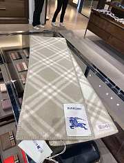 Burberry scarf 4 - 5