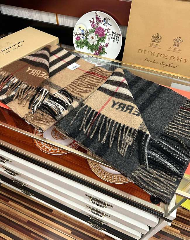 Burberry scarf 13 - 1