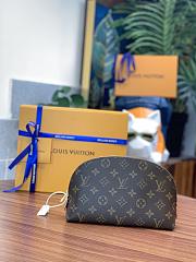 LV cosmetic bag 24*17*6CM - 2