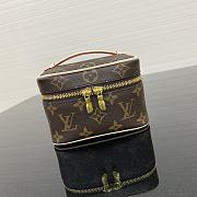 LV cosmetic bag 14*9*10cm - 1