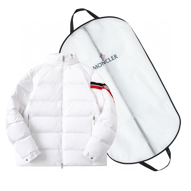 Moncler Down jackets 14 - 1