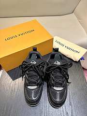 Louis Vuitton Trainer Sneaker 10 - 1