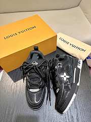 Louis Vuitton Trainer Sneaker 10 - 4