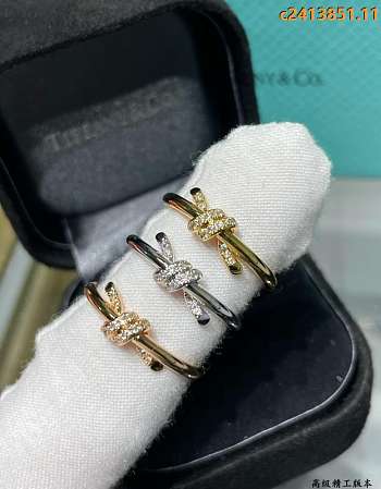 Tiffany ringTiffany ring 02