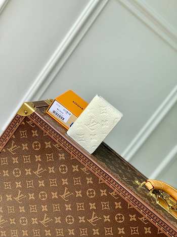  LV wallet M82567 7.5*11*1CM