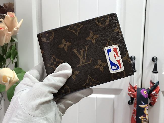 LV X NBA MULTIPLE WALLET M80105 11.5x9x1.5cm - 1