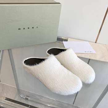 Marni Slides Fur white