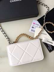 Chanel 19 lambskin flap white bag 19x11.5x7cm - 4