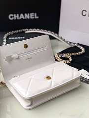 Chanel 19 lambskin flap white bag 19x11.5x7cm - 3