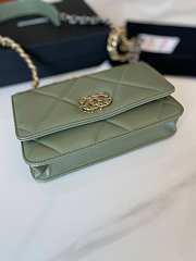 Chanel 19 lambskin flap green bag 19x11.5x7cm - 5