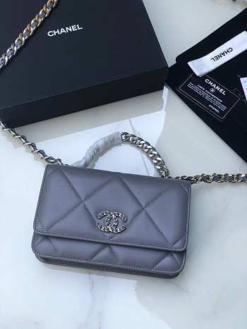 Chanel 19 lambskin flap gray bag 19x11.5x7cm