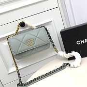 Chanel 19 lambskin flap light green bag 19x11.5x7cm - 4