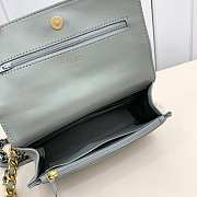 Chanel 19 lambskin flap light green bag 19x11.5x7cm - 2