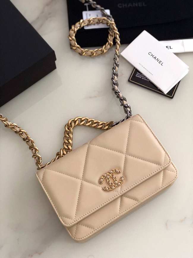 Chanel 19 lambskin flap beige  bag 19x11.5x7cm - 1