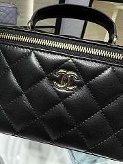 Chanel lambskin cosmetic handbag  black  20241008J 17x9.55x8cm  - 5