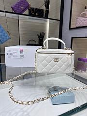  Chanel lambskin cosmetic handbag white 20241008J- 17x9.55x8cm - 1