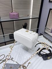 Chanel calfskin cosmetic white bag AP2805Y 17x9.5x8cm - 6