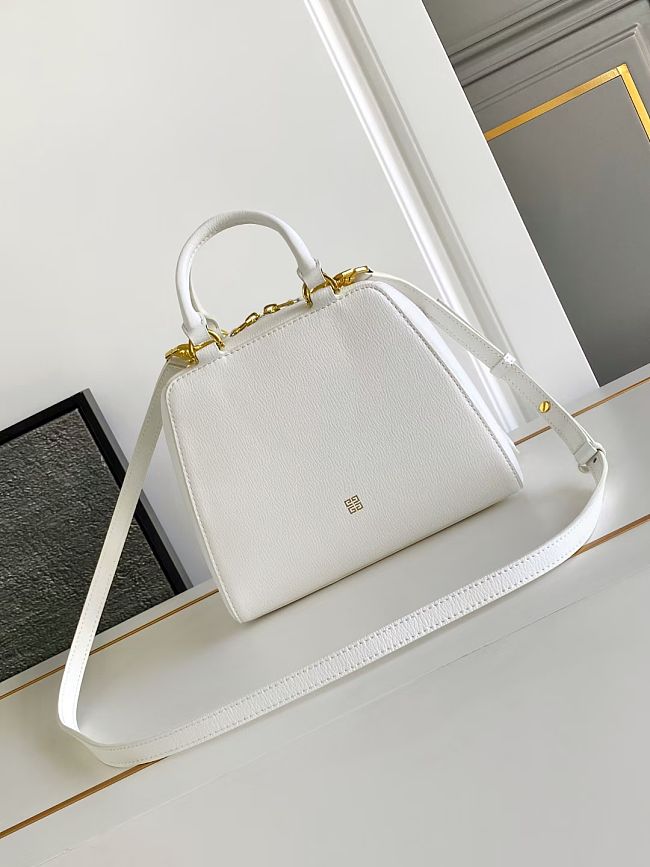 	 Givenchy Handbag 20241015A white 13x19x22cm - 1