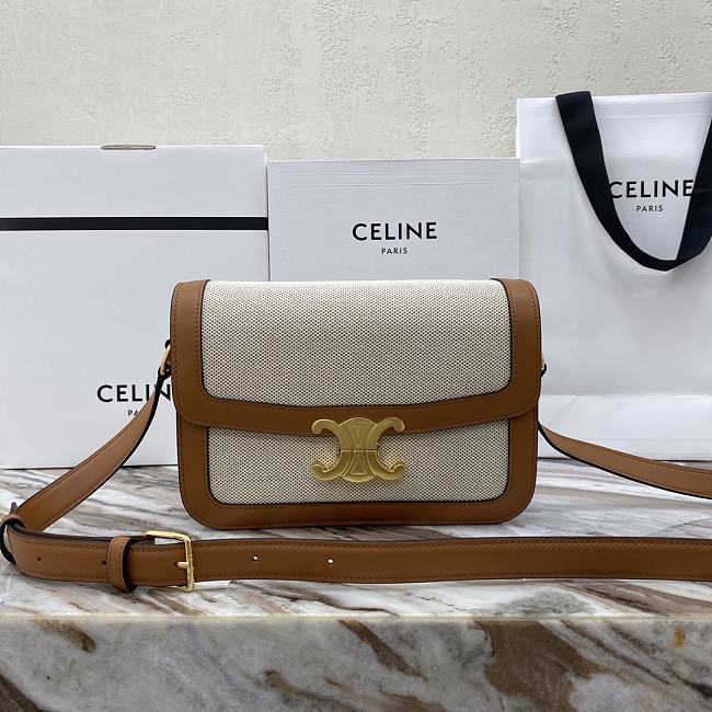 	 Celine medium triumph bag 121020D-8 22x16.5x7cm - 1