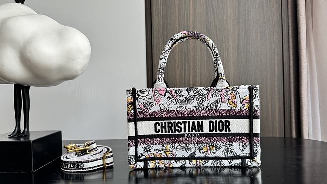 Dior Book tote 7001 21.5x13x7.5cm  - 1