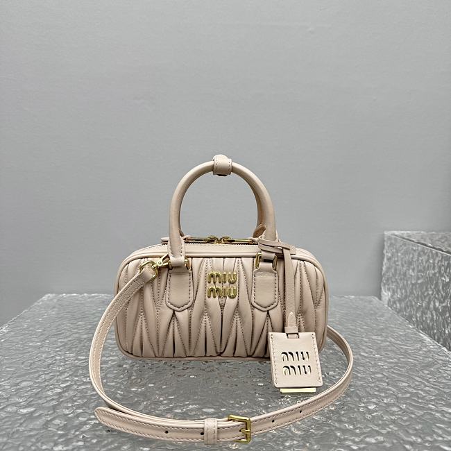 	 MiuMiu Handbag 5555 light pink -20x10x5cm - 1