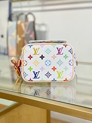 LV x TM ALL IN BB white 18*16*12CM - 2