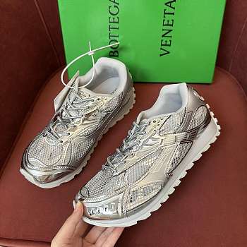 Bottega Veneta Orbit 008