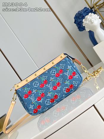 LV Pochette Accessoires M13994  13 x 4 x 22 