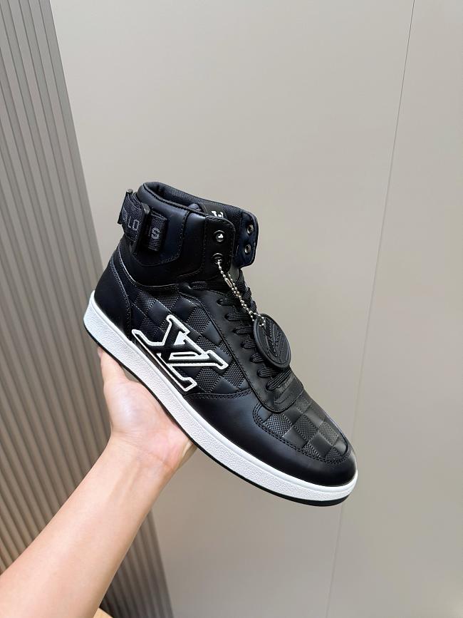Louis Vuitton High-top sneakers 01 - 1