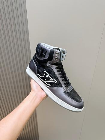 Louis Vuitton High-top sneakers 04