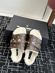 LV plush slippers 04 - 3
