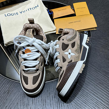 LV Sneaker 22