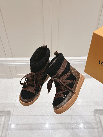 LV snow boots 02