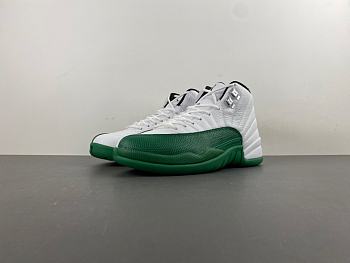 Air Jordan 12“Bucks”
