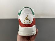 Air Jordan 3“El Vuelo” IO1752-100  - 4