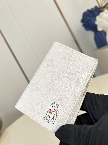 LV Wallet M27081 7.5 x 11.1 x 1cm